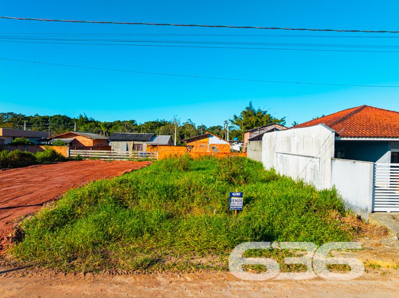 Terreno à Venda em Balneário Barra do Sul - A Oportunidade que Você Esperava!

Você está à procura do lugar ideal para construir a casa dos seus sonhos ou investir em um projeto promissor? Temos a oportunidade perfeita para você! Apresentamos este incrível terreno à venda em Balneário Barra do Sul, especificamente no acolhedor bairro de Pinheiros. Localizado em uma área de constante valorização e desenvolvimento, este terreno é a chance perfeita para começar seu novo projeto.

Vantagens Exclusivas:

1. Potencial de Crescimento: Balneário Barra do Sul é um dos destinos que mais crescem em Santa Catarina, oferecendo uma infraestrutura em evolução e oportunidades surpreendentes para investidores visionários.

2. Tranquilidade e Conexão com a Natureza: O bairro de Pinheiros é conhecido pela sua calma e proximidade com a natureza. Se você valoriza um estilo de vida sereno, esta é a escolha certa.

3. Versatilidade de Projetos: Com uma topografia plana e geometria regular, este terreno é ideal para variados projetos arquitetônicos, oferecendo liberdade para idealizar desde residências familiares até empreendimentos comerciais.

4. Acesso Facilitado: Apesar da tranquilidade do bairro, você está a poucos minutos do centro da cidade e das belas praias da região. 

Por Que Investir Aqui?

Balneário Barra do Sul é mais do que uma localização; é um estilo de vida. Conhecida por suas praias serenas, manguezais e rica biodiversidade, esta cidade oferece qualidade de vida incomparável. Hoje é o momento ideal para investir nesta região que promete um retorno garantido.

Imagine acordar todos os dias em um local onde a tranquilidade e a conveniência se encontram. Visualize seu novo lar, ou um empreendimento lucrativo, tomando forma em um terreno que oferece o melhor dos dois mundos: proximidade com as belezas naturais e desenvolvimento urbano.

Não perca tempo! Terrenos assim não ficam disponíveis por muito tempo. Transforme seu sonho em realidade hoje. Entre em contato conosco e venha visitar o local que pode ser o palco do seu próximo grande projeto. A 636 Negócios Imobiliários está aqui para realizar seus sonhos!
 
636 NEGÓCIOS IMOBILIÁRIOS: A SUA MELHOR ESCOLHA
Com mais de 30 anos de experiência, a 636 Negócios Imobiliários é sua parceira ideal para encontrar o imóvel perfeito. Estamos prontos para ajudá-lo a fazer deste imóvel o seu novo lar.
 
Telefone: (47) 3451-0636
WhatsApp: (47) 99190-0636
 
Não perca esta oportunidade única. Visite nosso site para mais informações: i636.com.br
