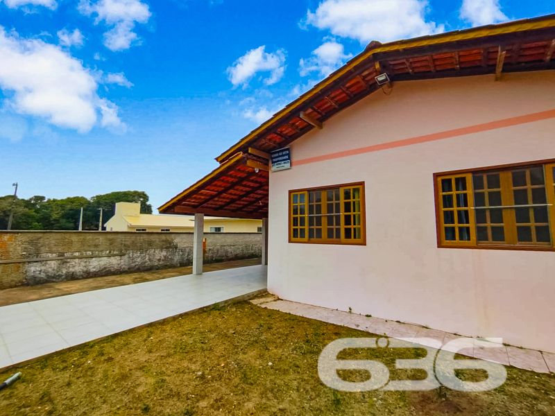Se você busca um refúgio de tranquilidade e conforto, preparado para oferecer momentos inesquecíveis para toda a família, temos a opção perfeita para você!
Apresentamos esta encantadora residência térrea que combina praticidade e bom gosto em cada canto, localizada no bairro Ervino, em São Francisco do Sul, SC. Esta casa de alvenaria possui 150m² de área, perfeitamente distribuída em um terreno de 490m², garantindo espaço e conforto para seus moradores.
Ao adentrar este imóvel, você será recepcionado por um ambiente acolhedor. A sala de estar é ideal para os momentos de convivência e descanso. A casa conta com dois amplos dormitórios, uma suíte que proporciona a privacidade e o conforto que você merece. Além disso, a residência oferece dois banheiros, garantindo praticidade no dia a dia. A cozinha, em conceito gourmet, foi pensada para atender bem tanto ao dia a dia quanto em ocasiões especiais, possuindo um ótimo espaço para suas refeições e preparos culinários.
A área de festas é um dos grandes destaques do imóvel. Perfeita para reunir amigos e familiares, ela é equipada com churrasqueira, ideal para churrascos nos finais de semana ou celebrações especiais. A casa ainda conta com uma área de serviço prática e funcional, facilitando as tarefas diárias.
Com duas vagas de garagem coberta, você terá total tranquilidade e segurança para estacionar seus veículos. Todo o imóvel é cercado, garantindo privacidade e segurança, e sua arquitetura térrea é ideal tanto para quem tem crianças quanto para quem deseja conforto e acessibilidade.
Além disso, a localização é privilegiada: está a apenas 200 metros da deslumbrante Praia do Ervino. A proximidade com vias de acesso, transporte público, escolas e serviços públicos essenciais torna o dia a dia muito mais prático. O bairro oferece uma excelente infraestrutura, combinando a tranquilidade da vida à beira-mar com a conveniência urbana.
Não perca essa oportunidade única de morar em um lugar que oferece qualidade de vida, conforto e lazer. Entre em contato com a 636 Negócios Imobiliários para agendar sua visita e venha conhecer de perto este verdadeiro paraíso. A sua nova vida começa aqui!
636 NEGÓCIOS IMOBILIÁRIOS: A SUA MELHOR ESCOLHA
Com mais de 30 anos de experiência, a 636 Negócios Imobiliários é sua parceira ideal para encontrar o imóvel perfeito. Estamos prontos para ajudá-lo a fazer deste imóvel o seu novo lar.
Telefone: (47) 3451-0636
WhatsApp: (47) 99190-0636
Não perca esta oportunidade única. Visite nosso site para mais informações: i636.com.br