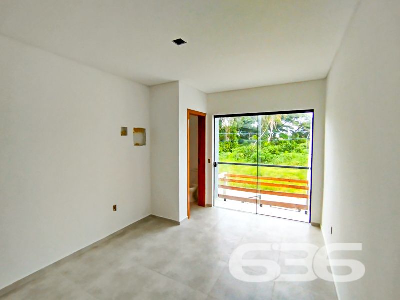 Modernidade, conforto e um projeto bem pensado para você viver o melhor de São Francisco do Sul!

Apresentamos esta excelente oportunidade de adquirir seu novo lar: um sobrado geminado, com 77,43m² de área, pronto para receber seus planos e conquistas.

Localizado no bairro Ubatuba, em São Francisco do Sul/SC, este imóvel oferece a tranquilidade de uma região em crescimento, com clima litorâneo, fácil acesso e ótima valorização. O terreno possui 60,75m², topografia plana, geometria regular e face norte – o que garante excelente iluminação natural ao longo do dia.

O sobrado conta com 2 suítes amplas com sacada, espaços integrados de sala de estar e jantar, além de uma funcional cozinha com copa, perfeita para quem valoriza o convívio e a praticidade.

Na parte térrea, o destaque fica por conta da área gourmet com churrasqueira privativa, ideal para reunir a família e os amigos, além de lavabo e acesso direto ao jardim. 

O imóvel também dispõe de 2 vagas de garagem e está completamente murado, o que garante segurança e privacidade. Além disso, conta com pontos prontos para instalação de iluminação embutida e sistema de internet.

Seu próximo lar começa aqui. Agende uma visita com a 636 Negócios Imobiliários e encante-se com esse projeto moderno e funcional. Afinal, só se constrói uma grande empresa com grandes pessoas – e grandes imóveis também.
 
636 NEGÓCIOS IMOBILIÁRIOS: A SUA MELHOR ESCOLHA
Com mais de 30 anos de experiência, a 636 Negócios Imobiliários é sua parceira ideal para encontrar o imóvel perfeito. Estamos prontos para ajudá-lo a fazer deste imóvel o seu novo lar.
 
Telefone: (47) 3451-0636
WhatsApp: (47) 99190-0636
 
Não perca esta oportunidade única. Visite nosso site para mais informações: i636.com.br