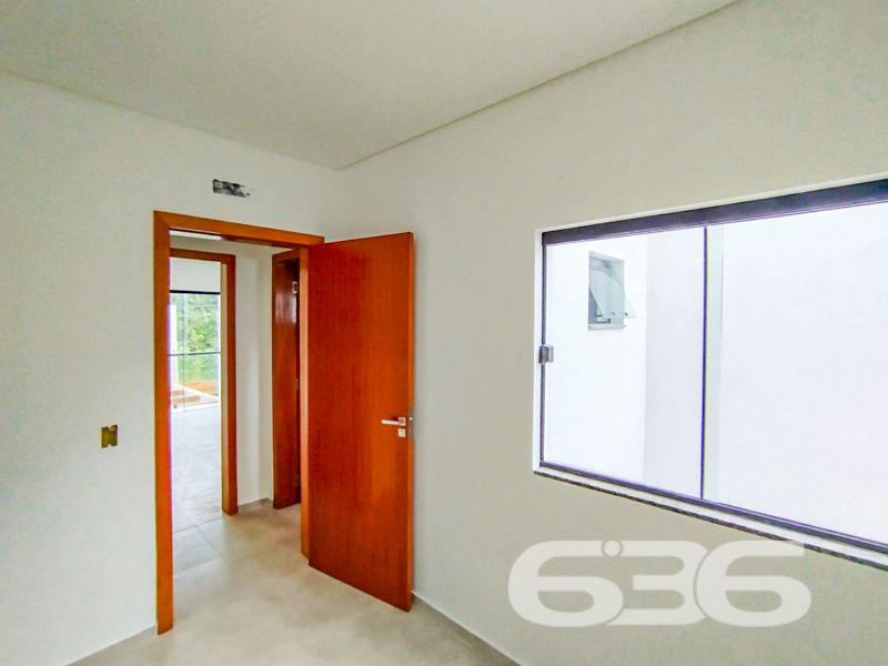 Modernidade, conforto e um projeto bem pensado para você viver o melhor de São Francisco do Sul!

Apresentamos esta excelente oportunidade de adquirir seu novo lar: um sobrado geminado, com 77,43m² de área, pronto para receber seus planos e conquistas.

Localizado no bairro Ubatuba, em São Francisco do Sul/SC, este imóvel oferece a tranquilidade de uma região em crescimento, com clima litorâneo, fácil acesso e ótima valorização. O terreno possui 60,75m², topografia plana, geometria regular e face norte – o que garante excelente iluminação natural ao longo do dia.

O sobrado conta com 2 suítes amplas com sacada, espaços integrados de sala de estar e jantar, além de uma funcional cozinha com copa, perfeita para quem valoriza o convívio e a praticidade.

Na parte térrea, o destaque fica por conta da área gourmet com churrasqueira privativa, ideal para reunir a família e os amigos, além de lavabo e acesso direto ao jardim. 

O imóvel também dispõe de 2 vagas de garagem e está completamente murado, o que garante segurança e privacidade. Além disso, conta com pontos prontos para instalação de iluminação embutida e sistema de internet.

Seu próximo lar começa aqui. Agende uma visita com a 636 Negócios Imobiliários e encante-se com esse projeto moderno e funcional. Afinal, só se constrói uma grande empresa com grandes pessoas – e grandes imóveis também.
 
636 NEGÓCIOS IMOBILIÁRIOS: A SUA MELHOR ESCOLHA
Com mais de 30 anos de experiência, a 636 Negócios Imobiliários é sua parceira ideal para encontrar o imóvel perfeito. Estamos prontos para ajudá-lo a fazer deste imóvel o seu novo lar.
 
Telefone: (47) 3451-0636
WhatsApp: (47) 99190-0636
 
Não perca esta oportunidade única. Visite nosso site para mais informações: i636.com.br