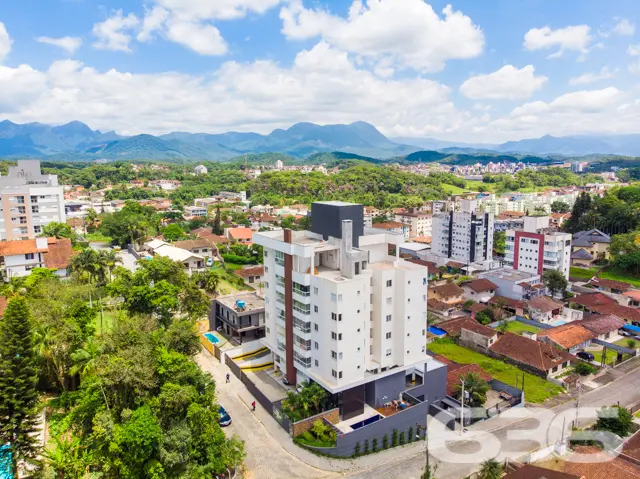 VENDE-SE COBERTURA DE LUXO COM 3 SUÍTES NO BAIRRO