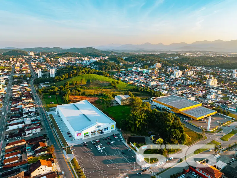 Seu novo lar com jardim privativo em Joinville!
I