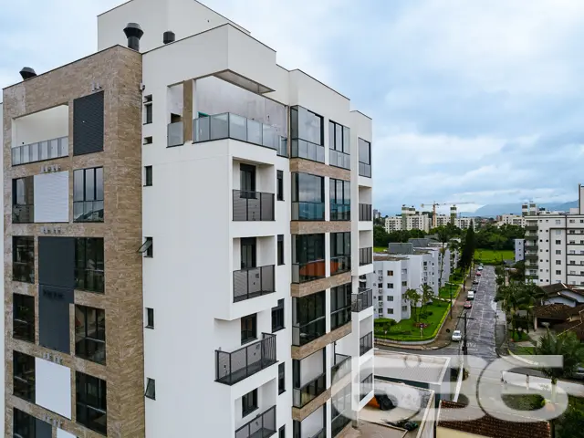 LINDO GIARDINO COM SUÍTE + 2 QUARTOS NO BAIRRO SAN