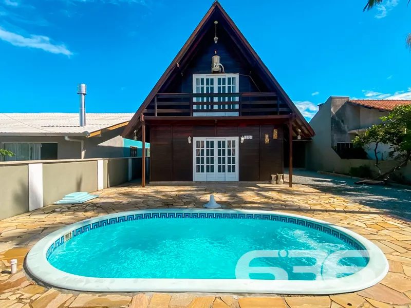 Sobrado à venda no bairro Salinas, Balneário Barra