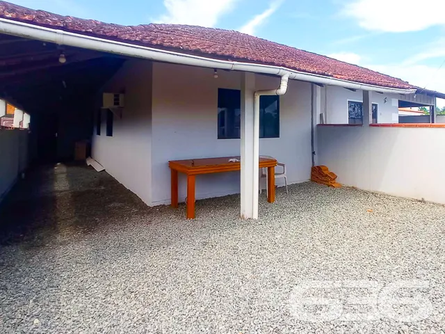 CASA DE 3 QUARTOS NO BAIRRO SALINAS - ESTUDA PERMU