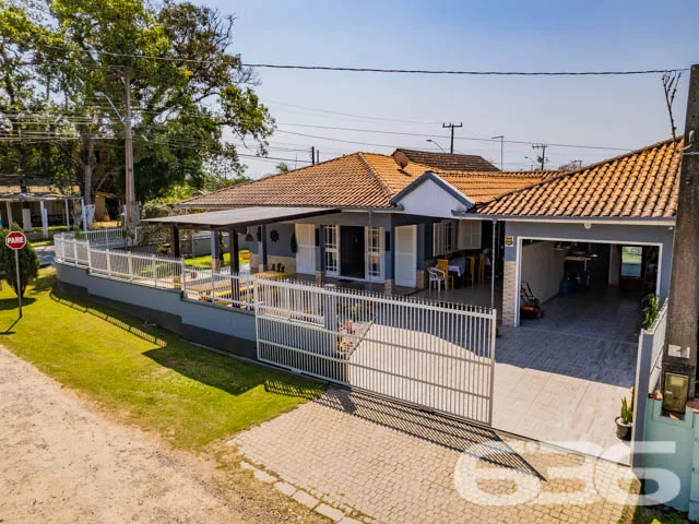 Casa à venda no bairro Pinheiros em Balneário Barr