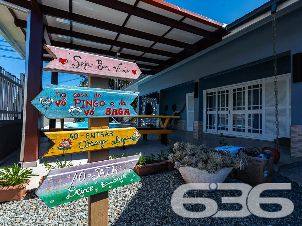 Casa à venda no bairro Pinheiros em Balneário Barr