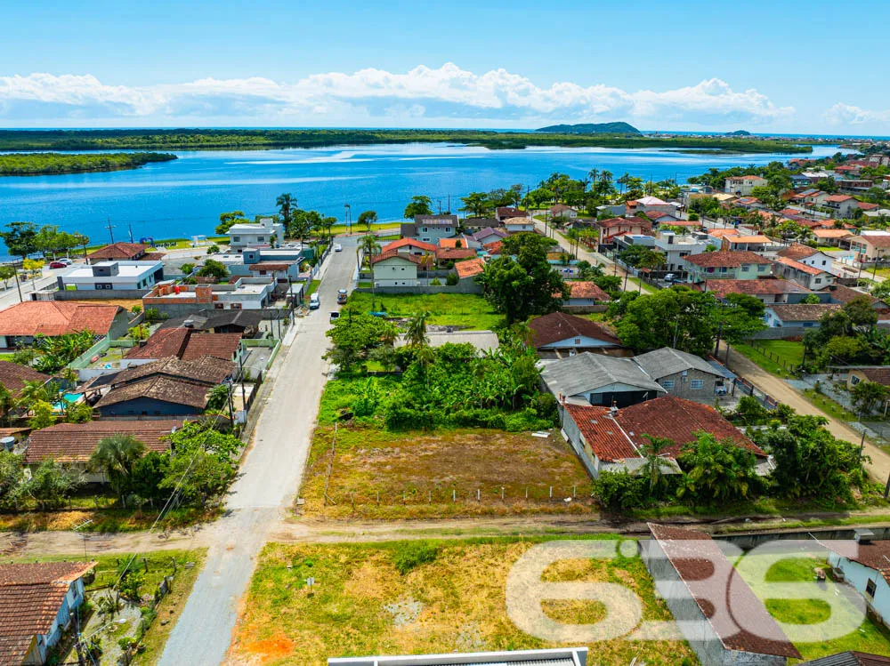 Terreno à Venda em Balneário Barra do Sul – Próxim