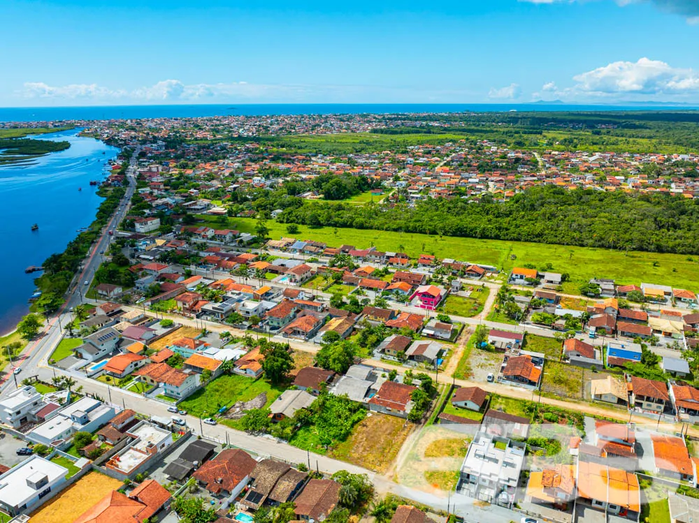 Terreno à Venda em Balneário Barra do Sul – Próxim