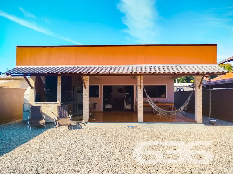 Casa à venda no bairro Costeira, em Balneário Barr