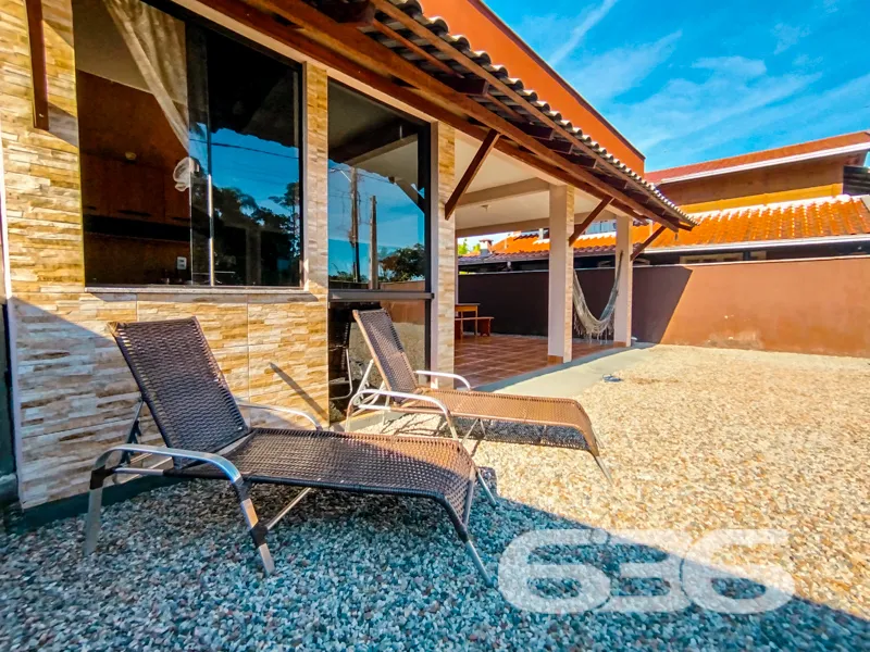 Casa à venda no bairro Costeira, em Balneário Barr