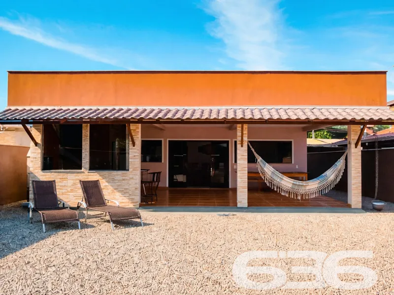 Casa à venda no bairro Costeira, em Balneário Barr