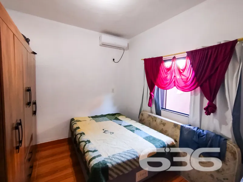 Casa à venda no bairro Costeira, em Balneário Barr