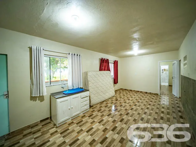 VENDE-SE IMÓVEL COMERCIAL E RESIDENCIAL COM FUNDOS