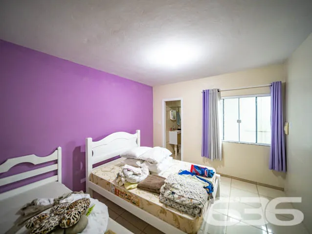 VENDE-SE IMÓVEL COMERCIAL E RESIDENCIAL COM FUNDOS