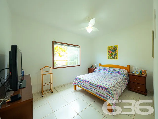 EXCELENTE CASA COM 3 QUARTOS + OFICINA A APENAS 22