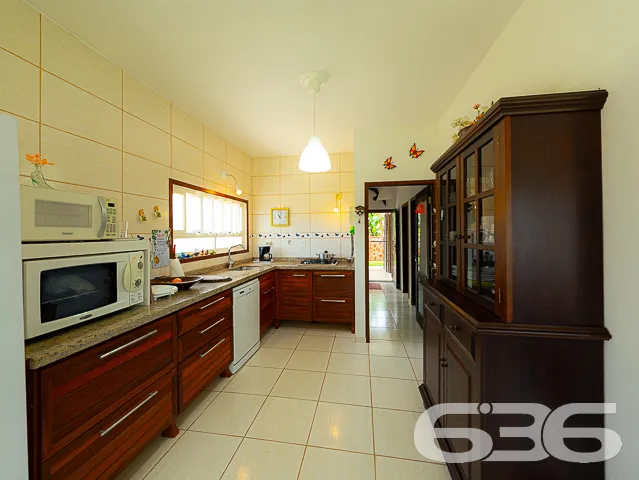 EXCELENTE CASA COM 3 QUARTOS + OFICINA A APENAS 22