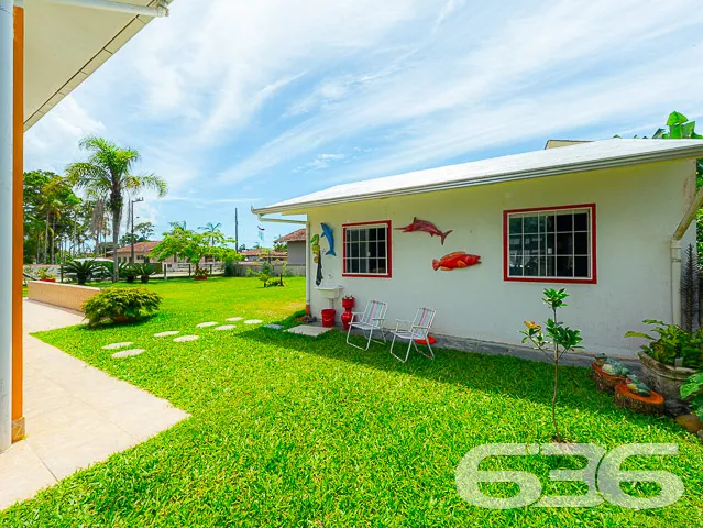 EXCELENTE CASA COM 3 QUARTOS + OFICINA A APENAS 22