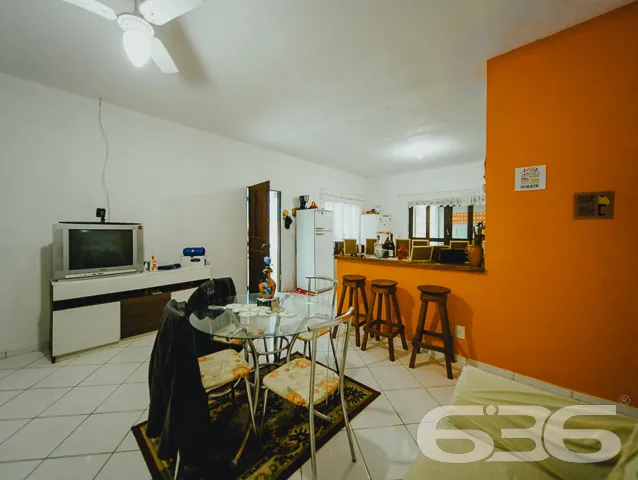 RESIDÊNCIA À VENDA EM BALNEÁRIO BARRA DO SUL, SANT