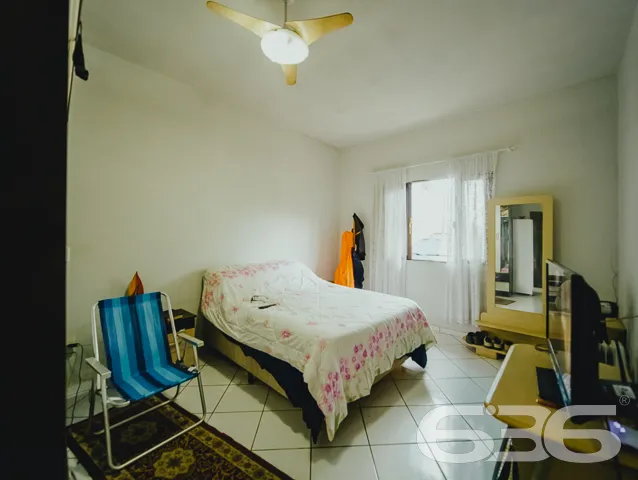 RESIDÊNCIA À VENDA EM BALNEÁRIO BARRA DO SUL, SANT