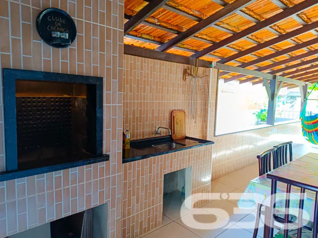 Apresentamos esta charmosa residência térrea, loca