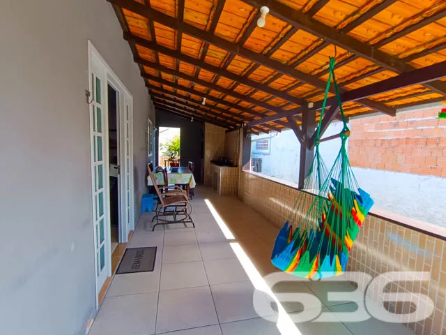 Apresentamos esta charmosa residência térrea, loca