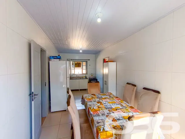 Apresentamos esta charmosa residência térrea, loca