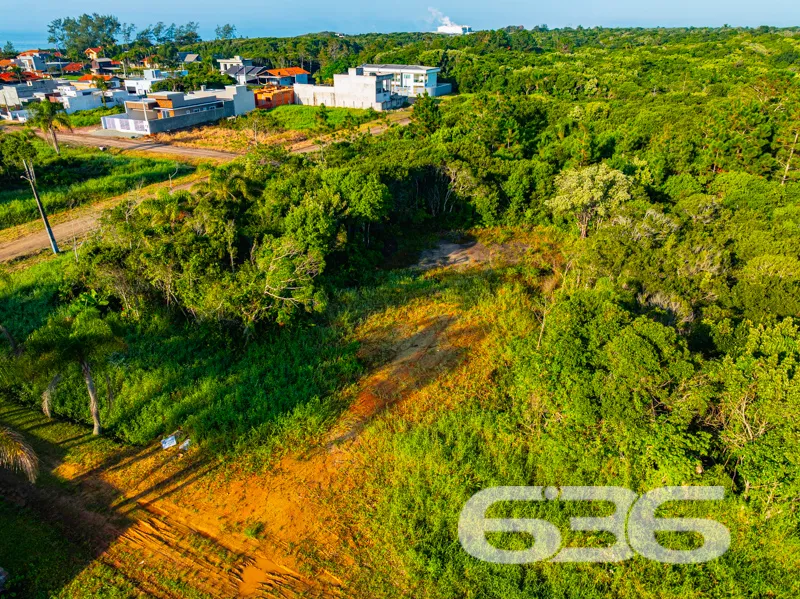 OPORTUNIDADE IMPERDÍVEL A POUCOS METROS DO MAR!

A