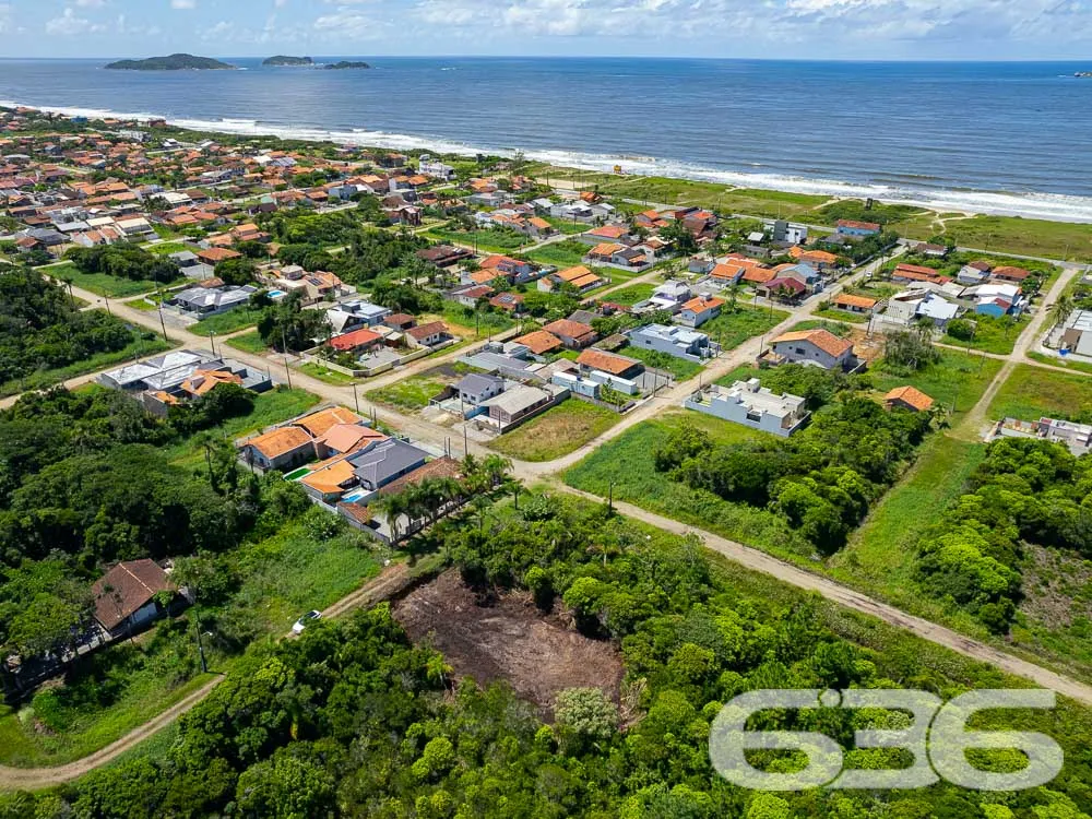 OPORTUNIDADE IMPERDÍVEL A POUCOS METROS DO MAR!

A