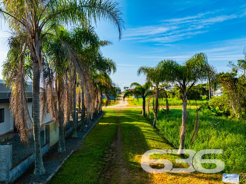 OPORTUNIDADE IMPERDÍVEL A POUCOS METROS DO MAR!

A