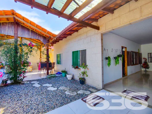 RESIDÊNCIA TÉRREA À VENDA EM BALNEÁRIO BARRA DO SU