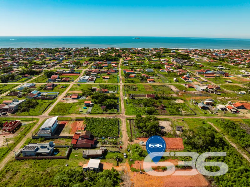 Terreno à venda no bairro Salinas, em Balneário Ba