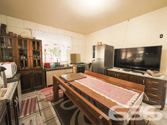 EXCELENTE RESIDÊNCIA COM 2 SUÍTE E MAIS 3 QUARTOS