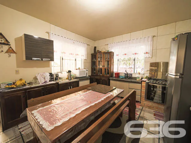 EXCELENTE RESIDÊNCIA COM 2 SUÍTE E MAIS 3 QUARTOS