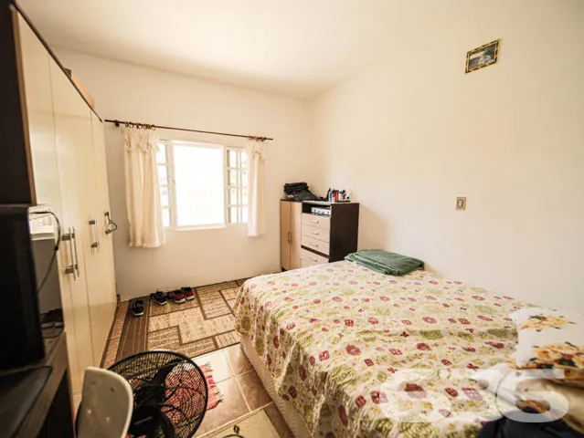 EXCELENTE RESIDÊNCIA COM 2 SUÍTE E MAIS 3 QUARTOS