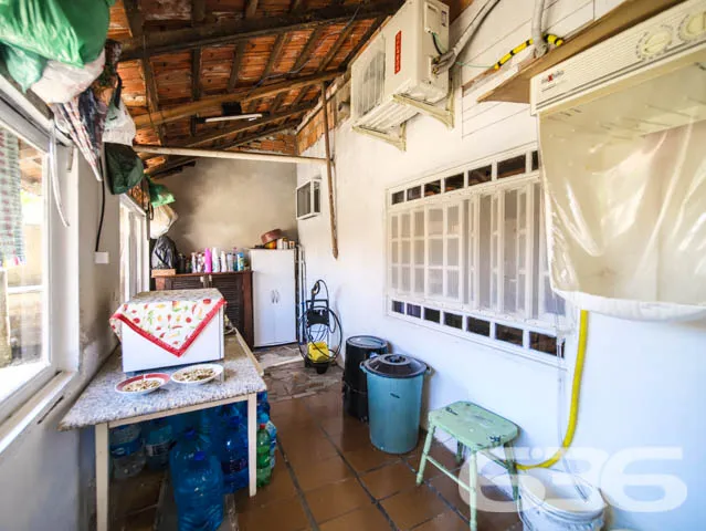 EXCELENTE RESIDÊNCIA COM 2 SUÍTE E MAIS 3 QUARTOS