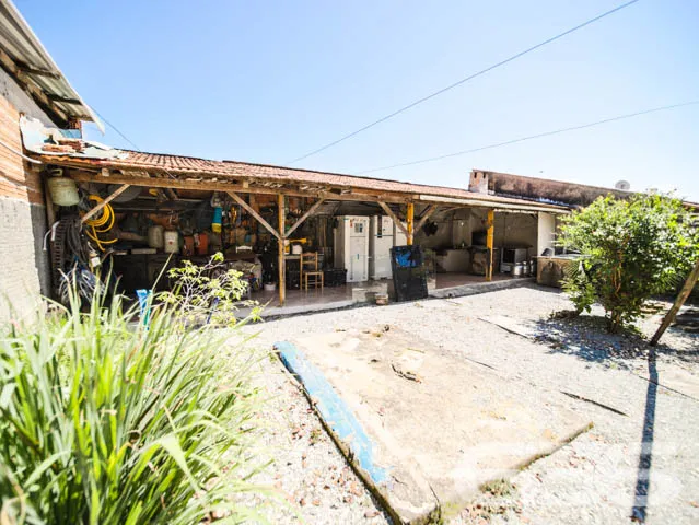 EXCELENTE RESIDÊNCIA COM 2 SUÍTE E MAIS 3 QUARTOS