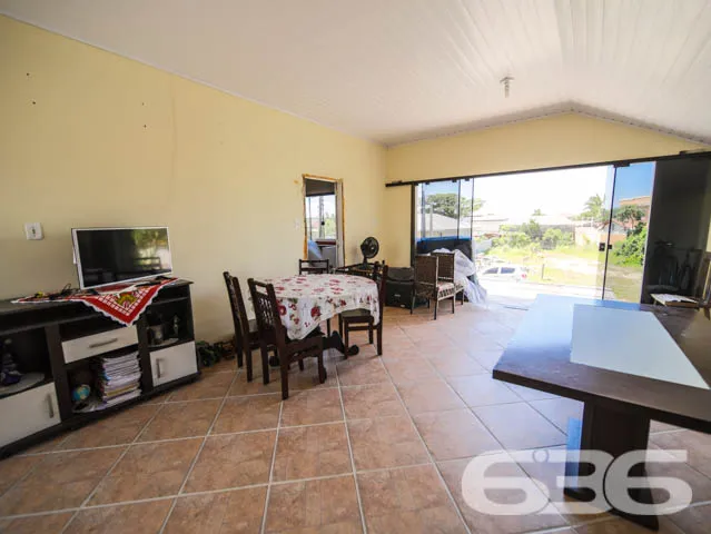 EXCELENTE RESIDÊNCIA COM 2 SUÍTE E MAIS 3 QUARTOS