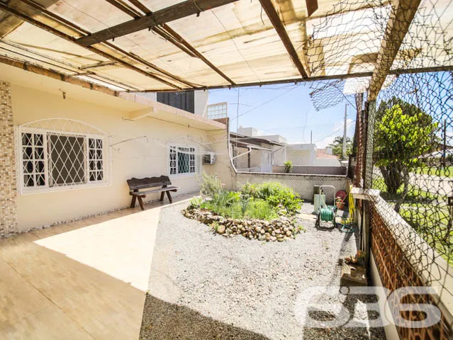 EXCELENTE RESIDÊNCIA COM 2 SUÍTE E MAIS 3 QUARTOS