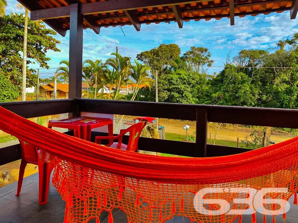 VENDE-SE LINDO SOBRADO PRÓXIMO AO MAR - ESTUDA PER