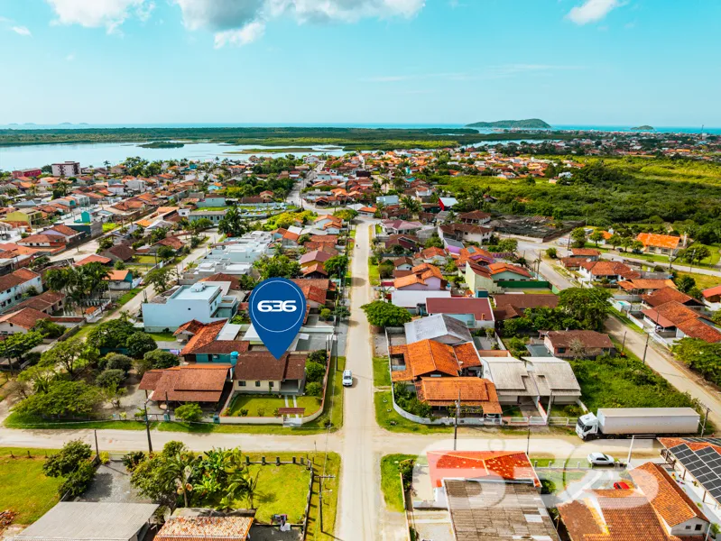 Casa à venda no bairro Costeira, Balneário Barra d