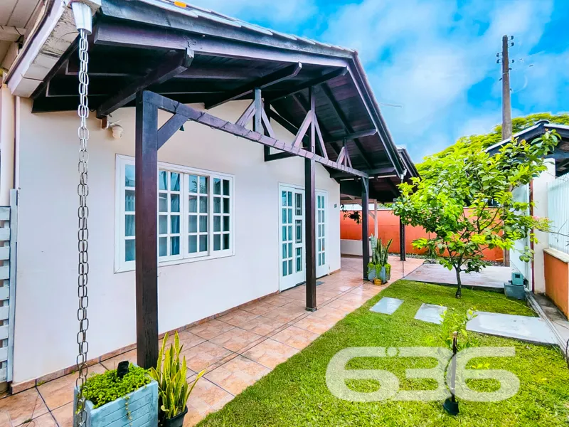 Casa à venda na Costeira, Balneário Barra do Sul,