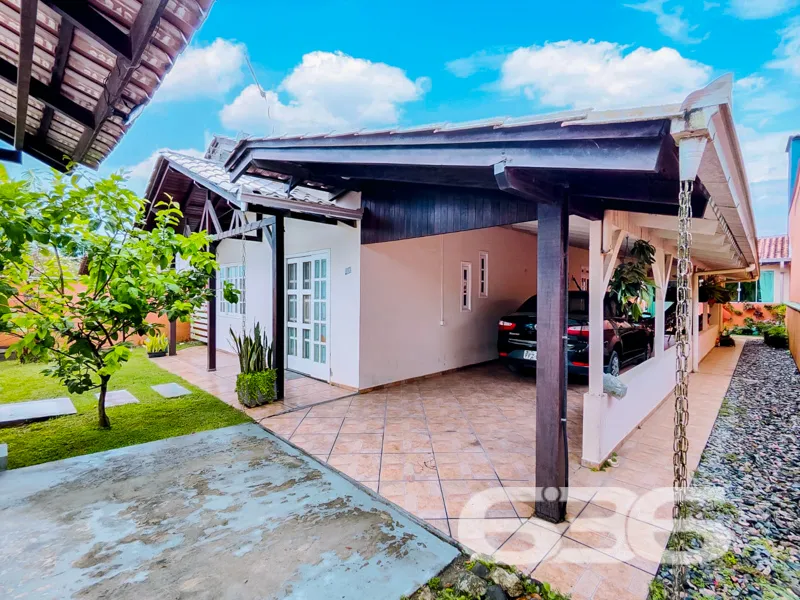 Casa à venda na Costeira, Balneário Barra do Sul,