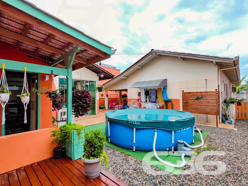 Casa à venda na Costeira, Balneário Barra do Sul,