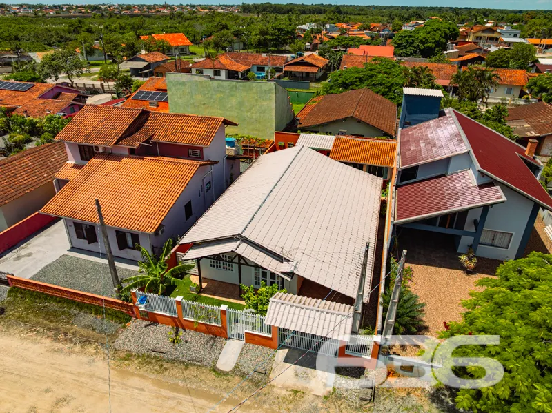 Casa à venda na Costeira, Balneário Barra do Sul,
