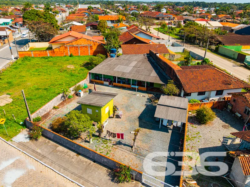 Oportunidade Única de Moradia: Residência Térrea e