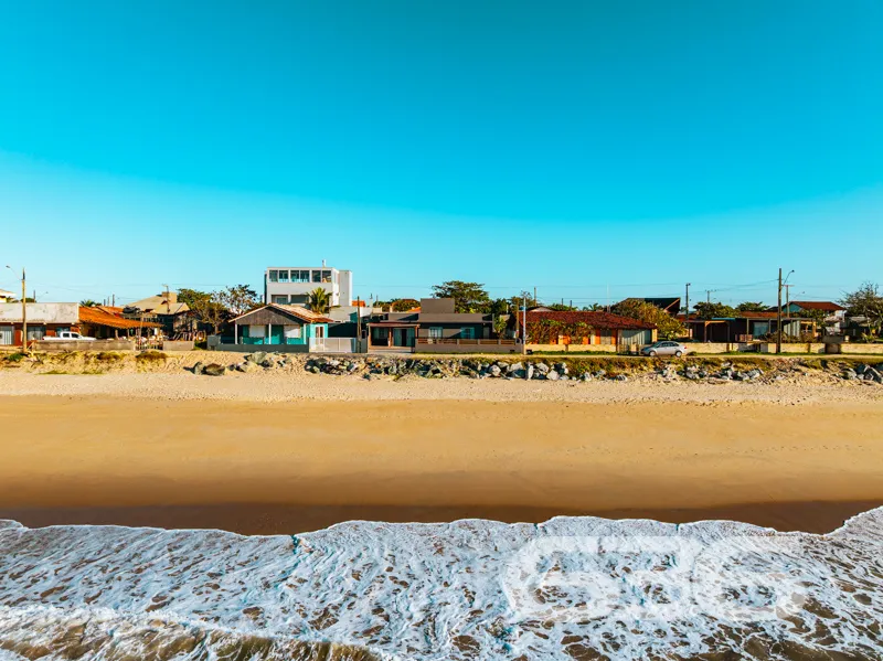 Ampla residência térrea à venda no bairro Salinas 