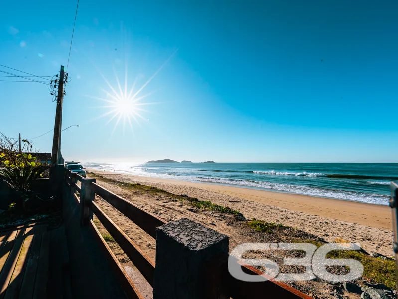 Ampla residência térrea à venda no bairro Salinas 