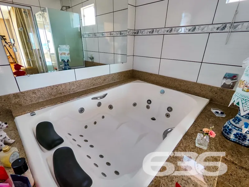 Sobrado à venda no bairro Salinas em Balneário Bar