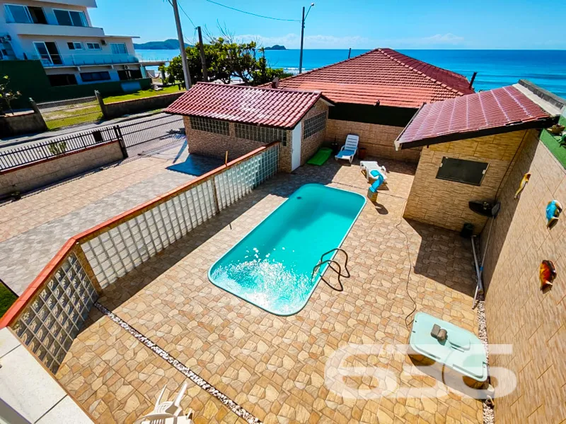 Sobrado à venda no bairro Salinas em Balneário Bar